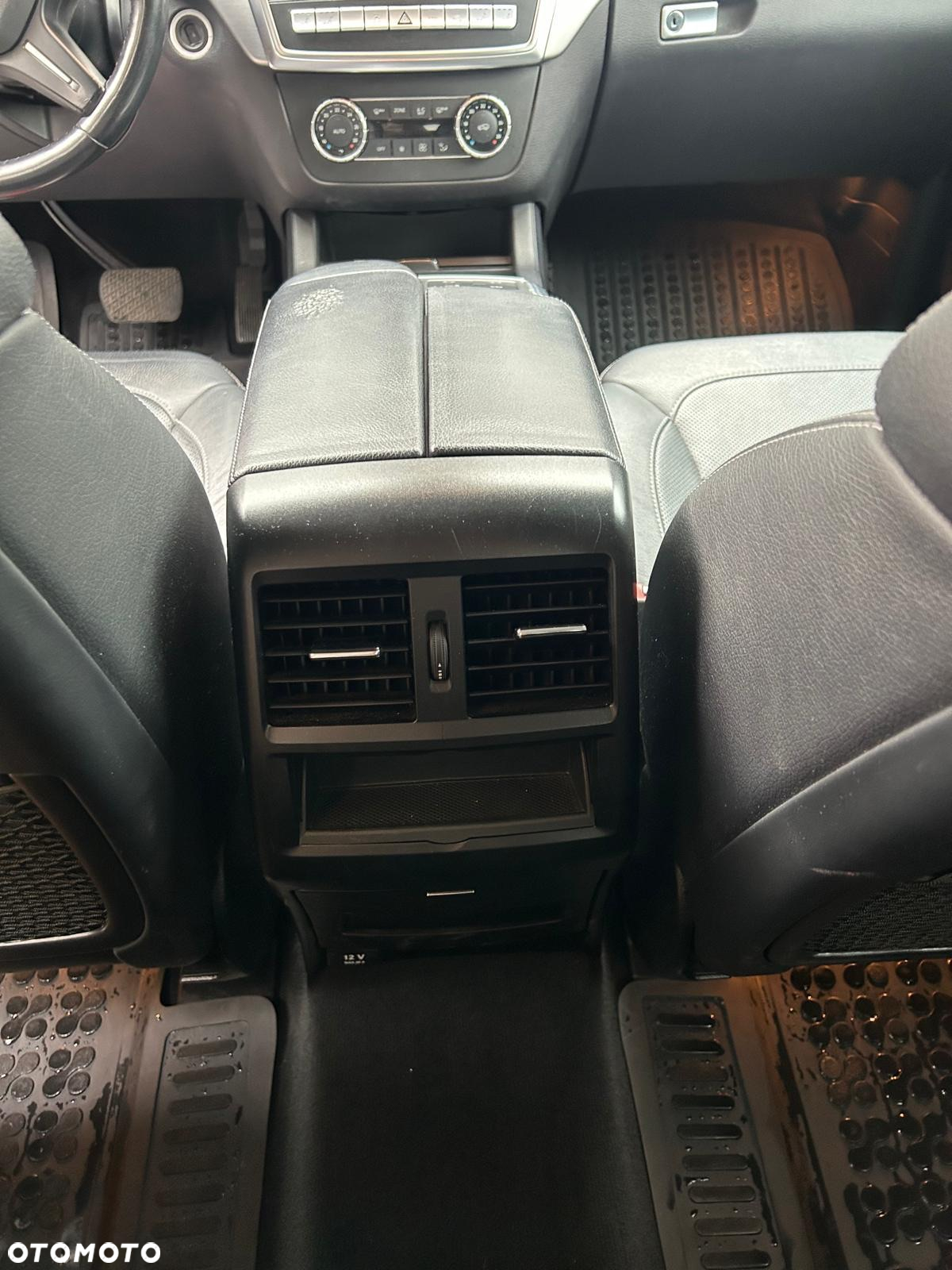 Mercedes-Benz ML 350 BlueTec 4-Matic - 13