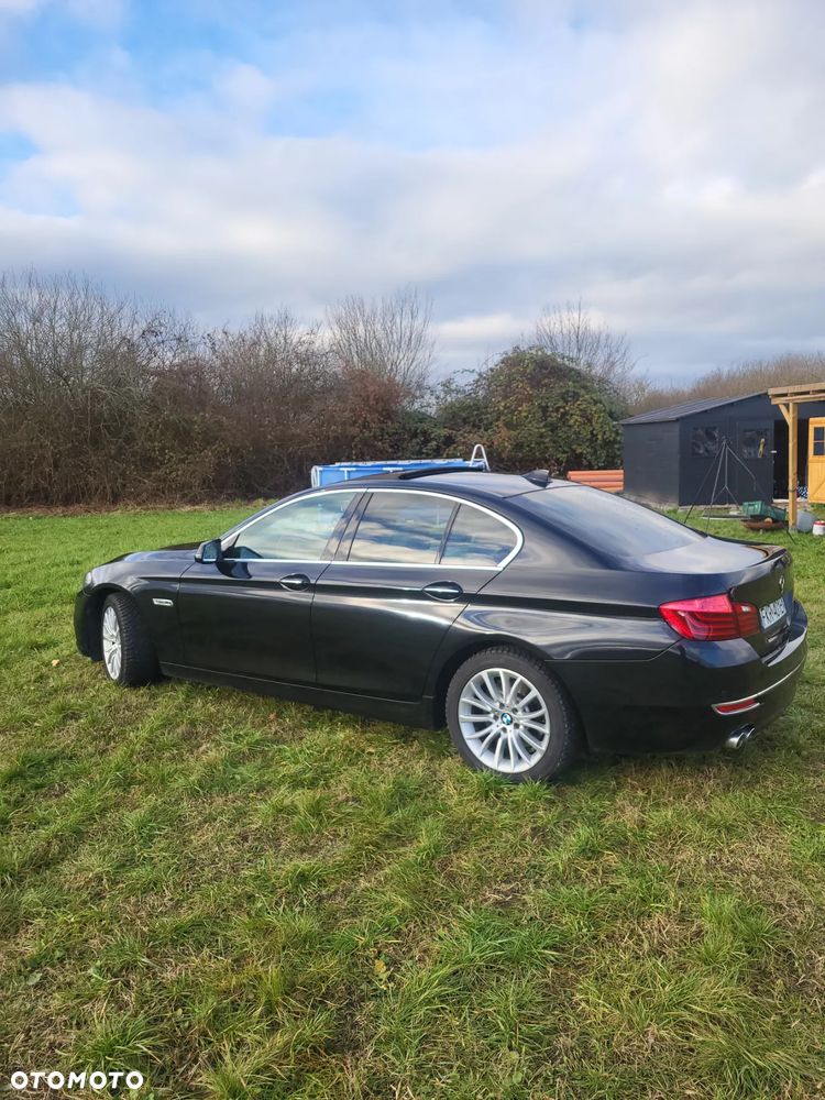 BMW Seria 5 525d xDrive Luxury Line - 2