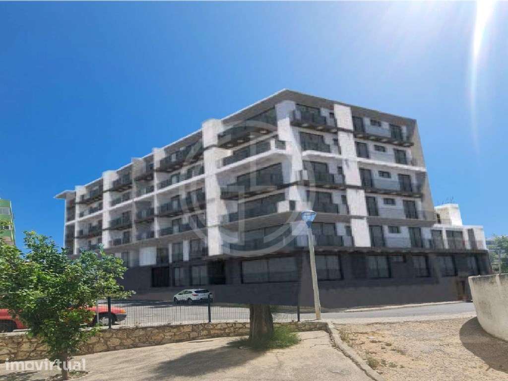 Terreno com projeto aprovado para 46 apartamentos em Quarteira - Grande imagem: 4/43
