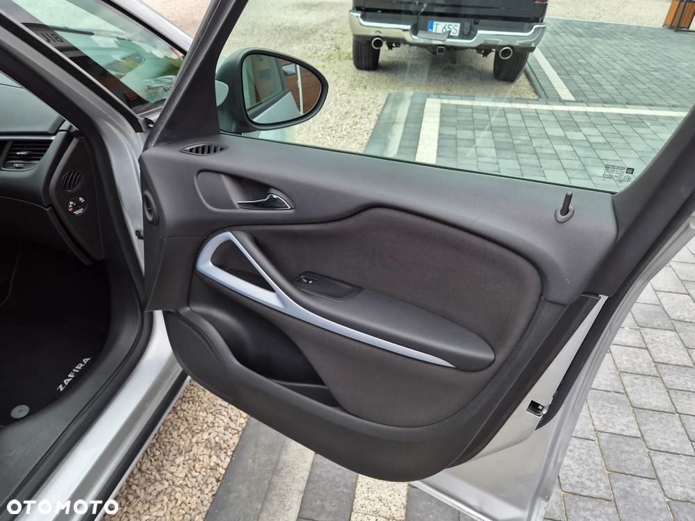 Opel Zafira - 23