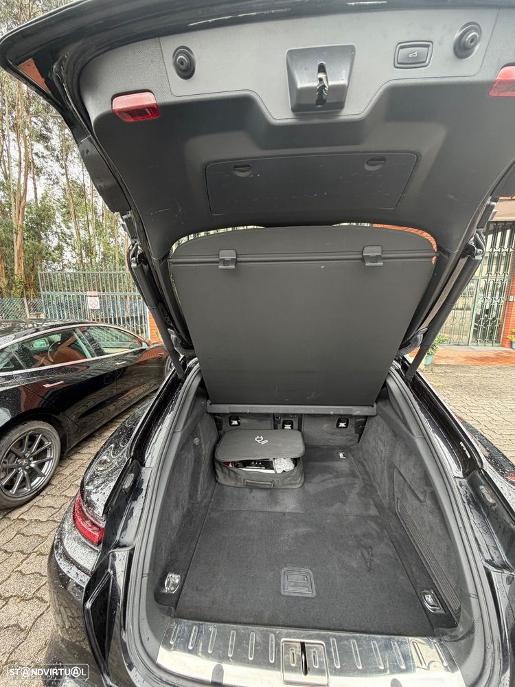 Porsche Panamera Sport Turismo 4 E-Hybrid - 13
