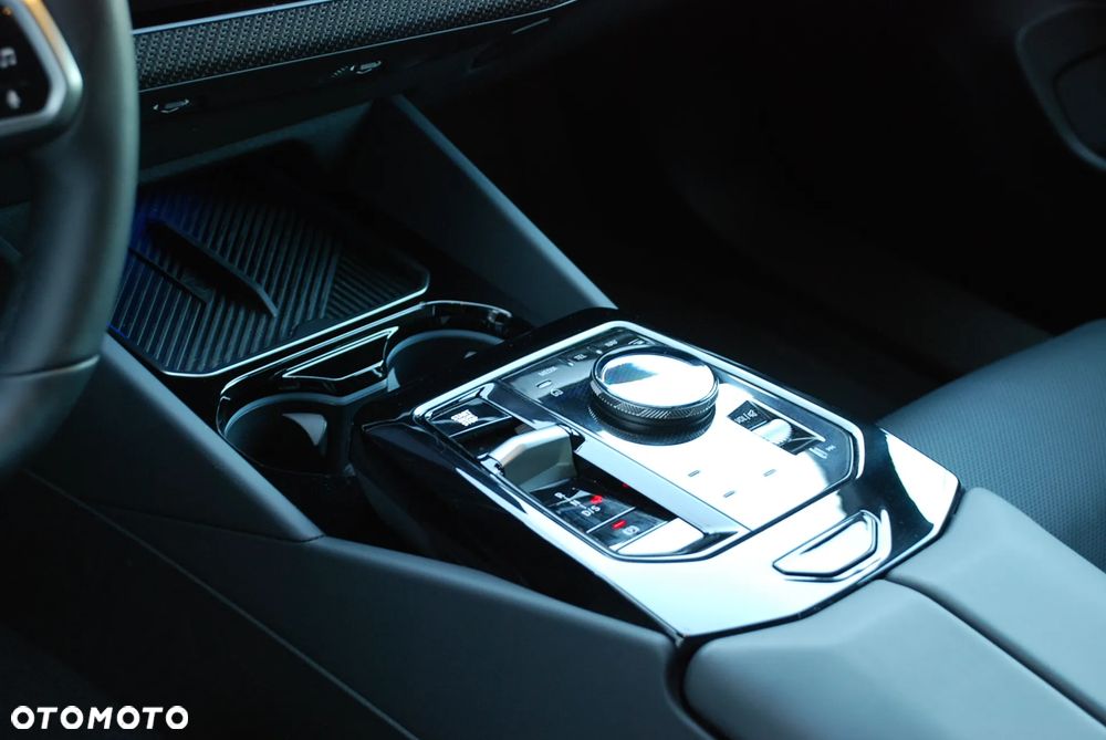 BMW Seria 5 520i mHEV M Sport - 19