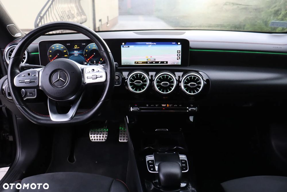 Mercedes-Benz CLA 220 7G-DCT - 15
