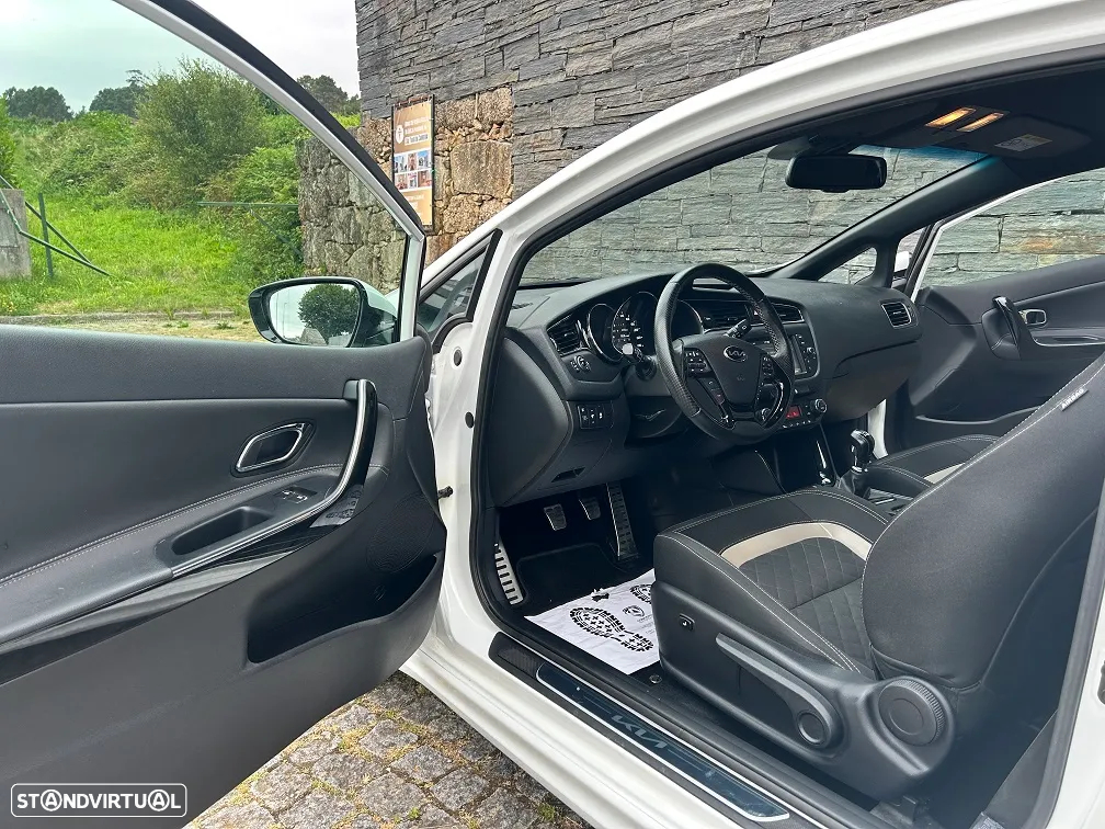 Kia Ceed S Coupé 1.6 CRDi GT Line - 11