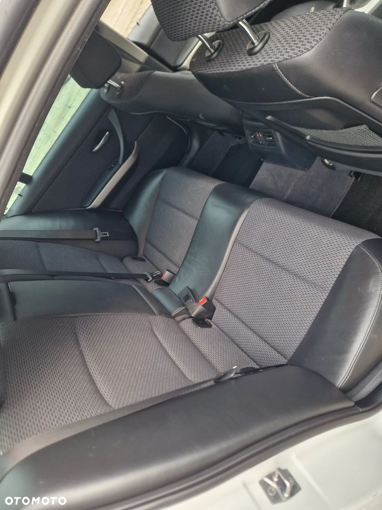 BMW Seria 3 - 25