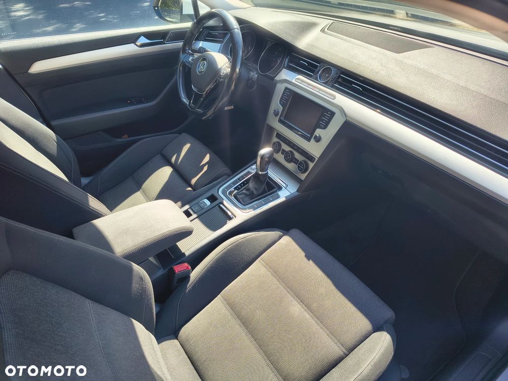 Volkswagen Passat 1.6 TDI (BlueMotion Technology) DSG Comfortline - 11