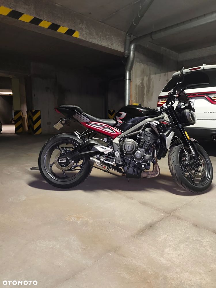 Triumph Street Triple - 4