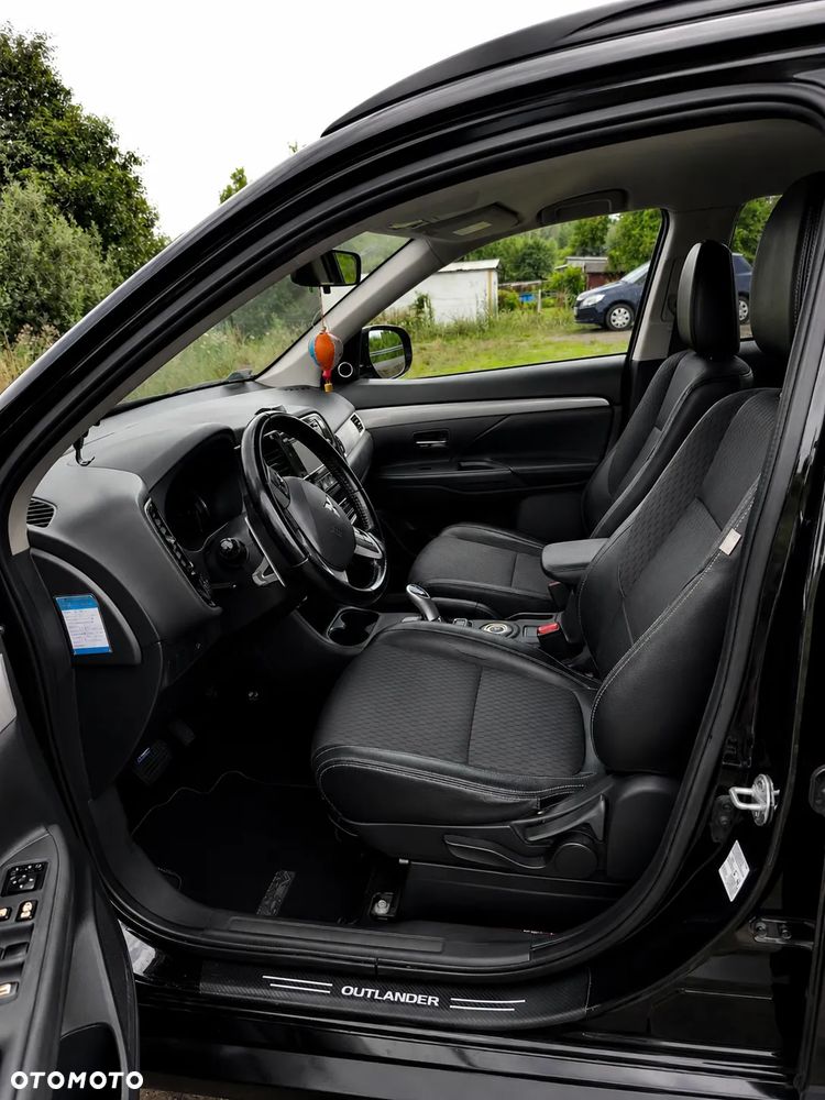 Mitsubishi Outlander Instyle NAVI - 3