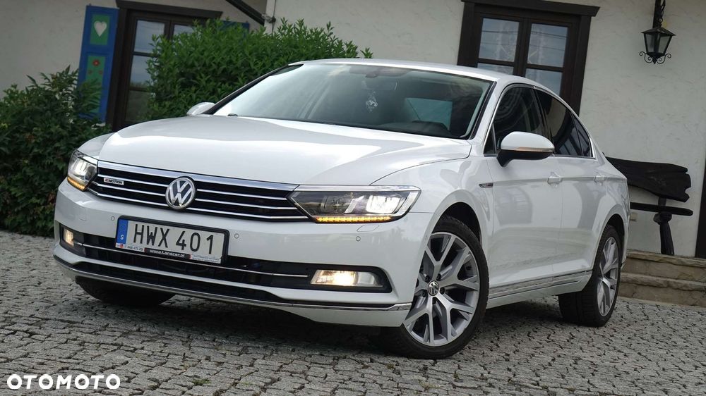 Volkswagen Passat - 1