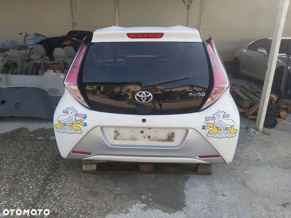 Toyota AYGO II tył zderzak klapa błotnik lewy prawy pas tylny lampa podłoga - 3