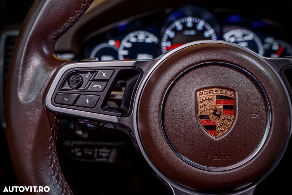 Porsche Cayenne Tiptronic S Platinum Edition - 24