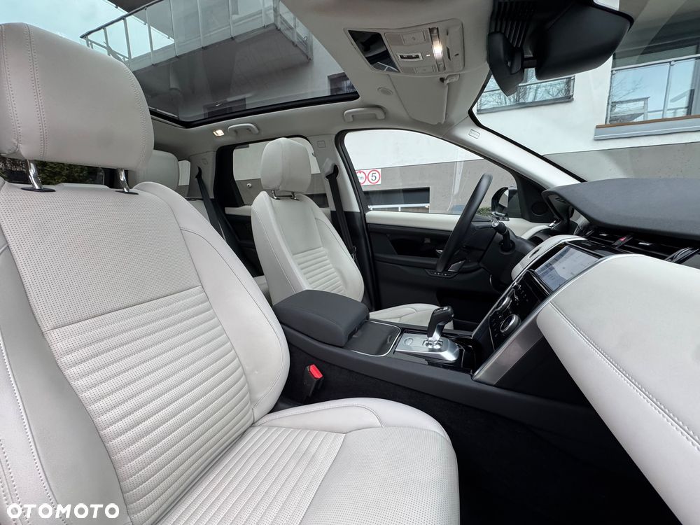 Land Rover Discovery Sport - 11