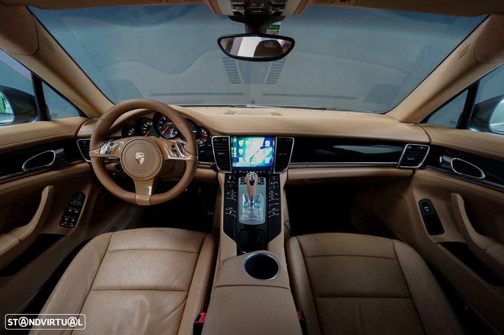 Porsche Panamera 4 PDK - 22