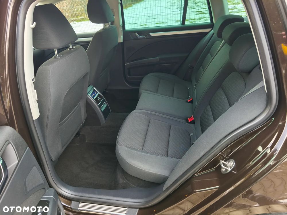 Skoda Superb 1.6 TDI GreenLine - 13