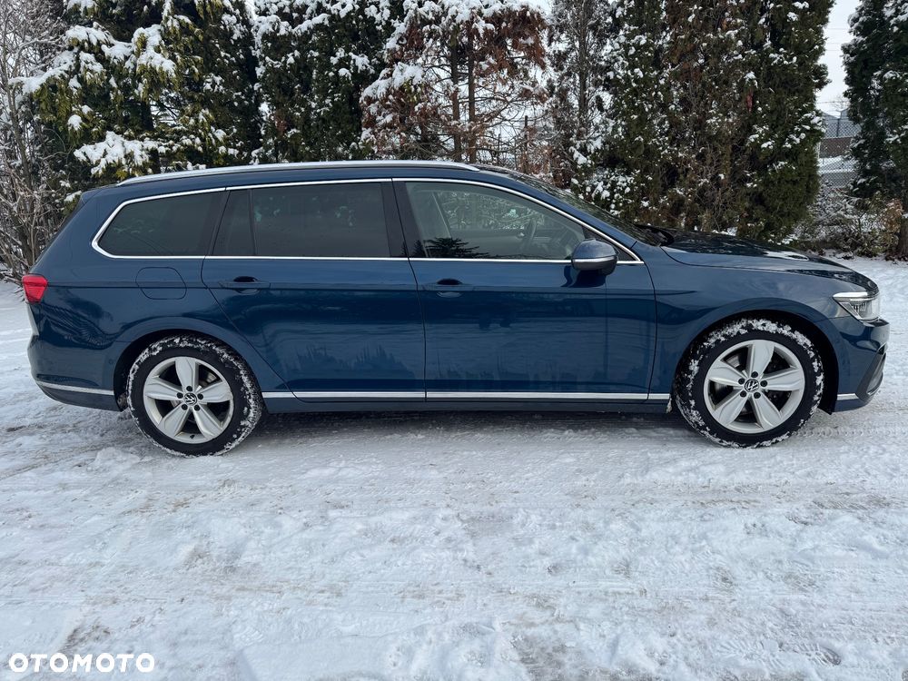 Volkswagen Passat Variant 2.0 TDI EVO Elegance DSG - 2