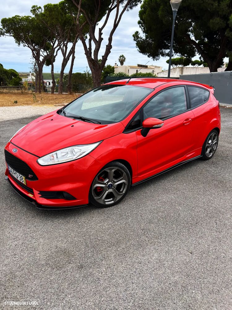 Ford Fiesta 1.6 EcoBoost c/ Pack Pele Desportiva ST - 3