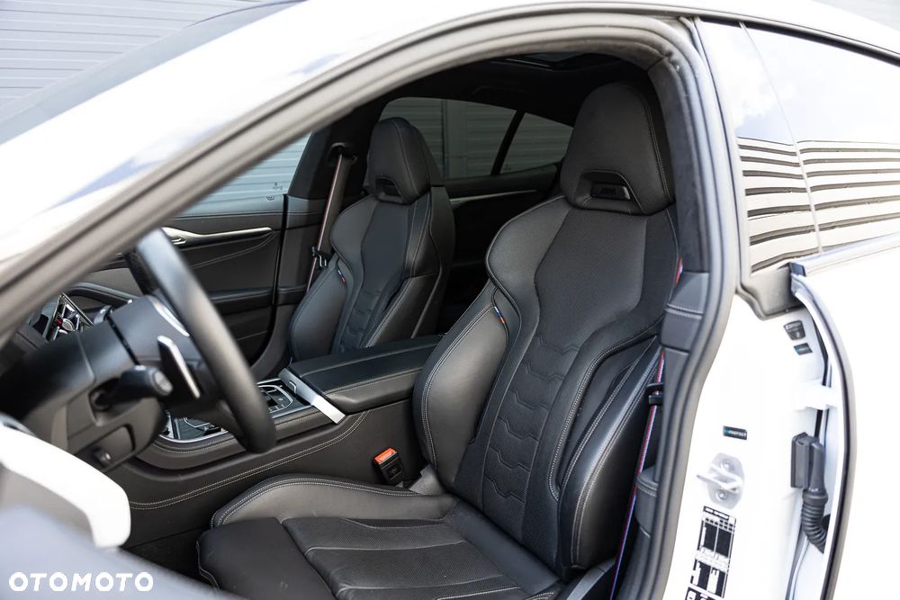 BMW Seria 8 840d xDrive mHEV - 12