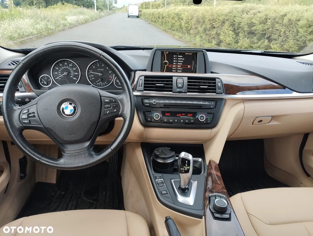 BMW Seria 3 320i - 15