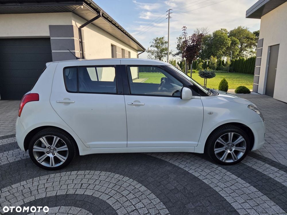 Suzuki Swift - 4