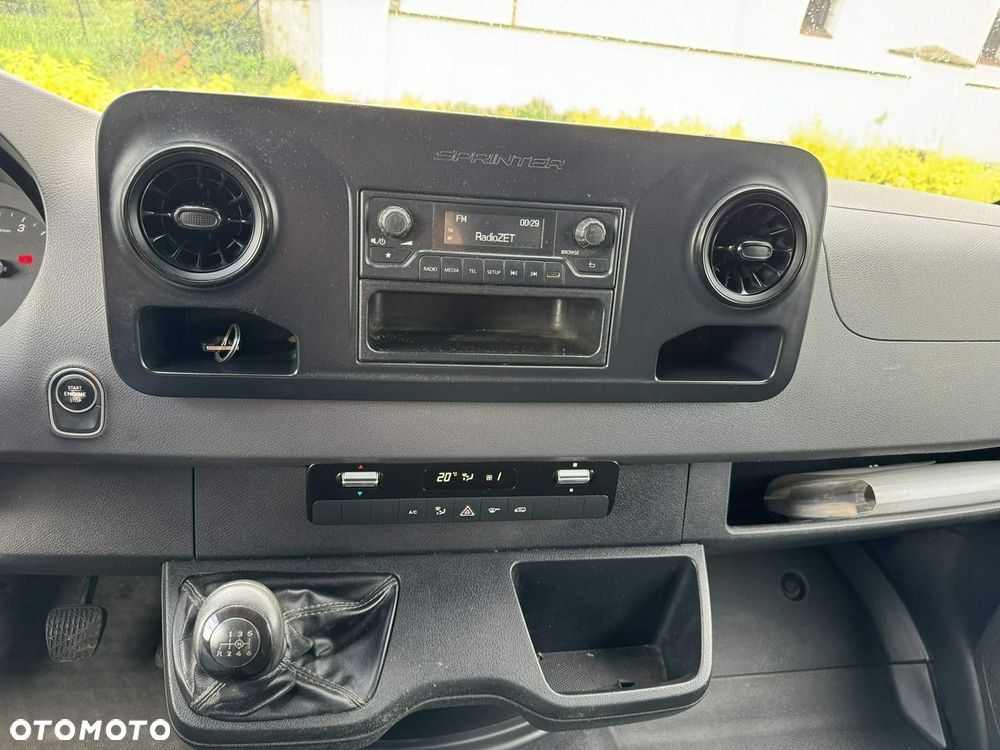 Mercedes-Benz Sprinter - 8