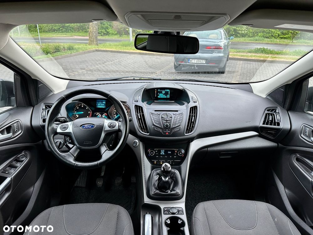 Ford Kuga 2.0 TDCi 2x4 Titanium - 25