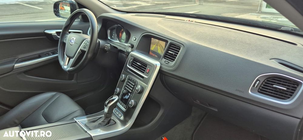 Volvo V60 D6 Plug-In-Hybrid AWD Geartronic Summum - 22