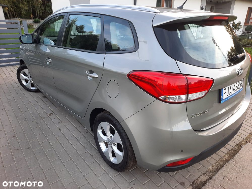 Kia Carens - 6