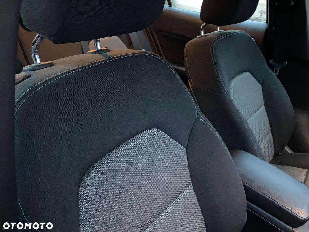 Mercedes-Benz GLA 200 d 7G-DCT - 22