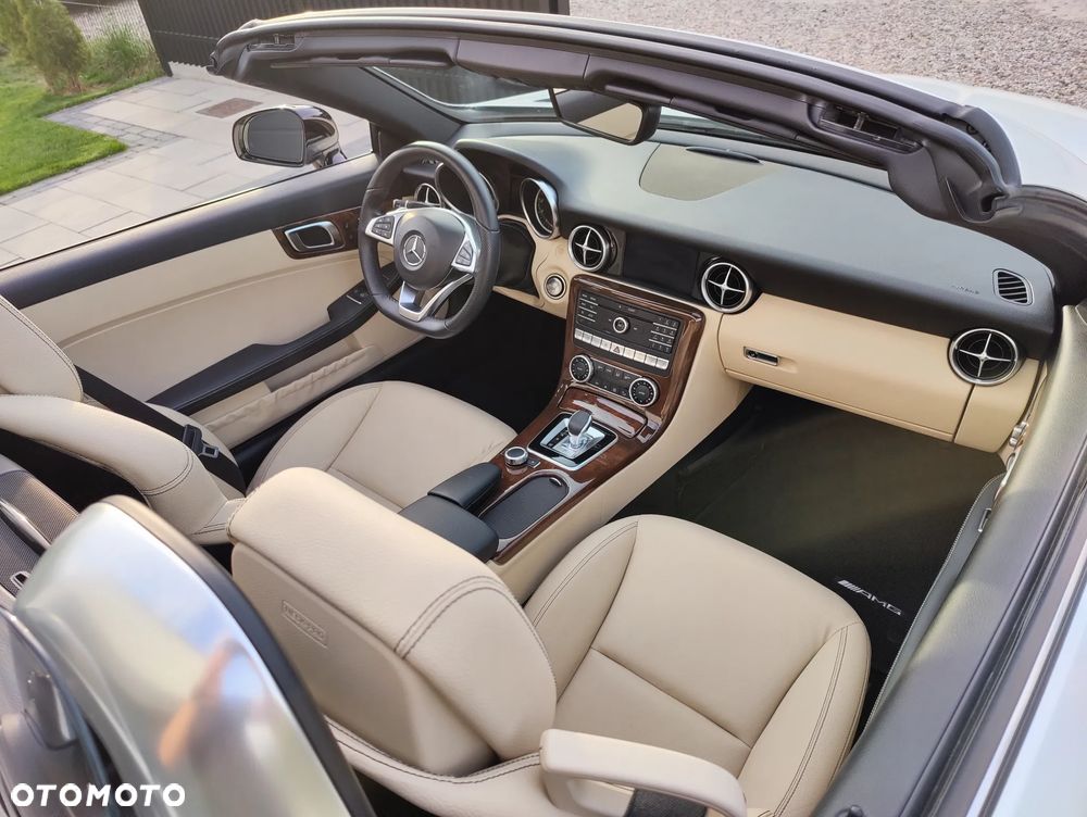 Mercedes-Benz SLC 300 9G-TRONIC - 19