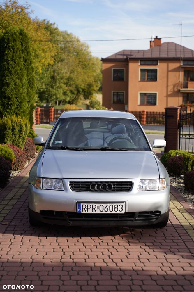 Audi A3 1999 photo 2