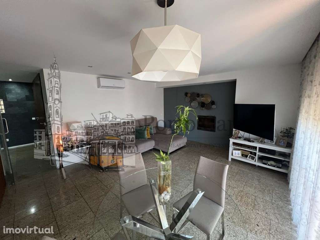 EXCELENTE APARTAMENTO T2+1 (MAIS ESCRITORIO), COM 3 FRENTES, VARAND... - Grande imagem: 3/24