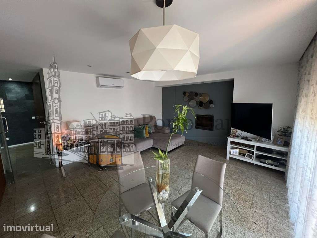 EXCELENTE APARTAMENTO T2+1 (MAIS ESCRITORIO), COM 3 FRENTES, VARAND... - Grande imagem: 3/24