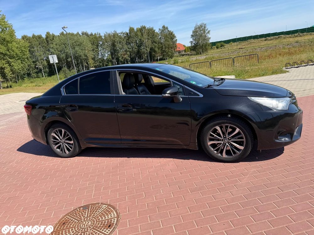 Toyota Avensis 2.0 D-4D Premium - 22
