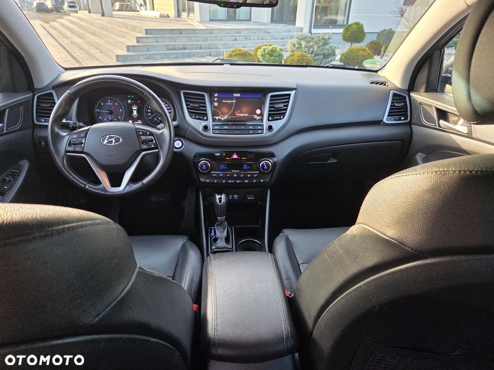 Hyundai Tucson 2.0 CRDI 4WD Automatik Premium - 26