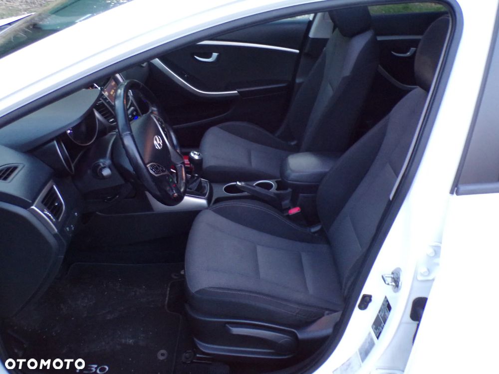 Hyundai i30 blue 1.6 CRDi Classic Navigation - 18