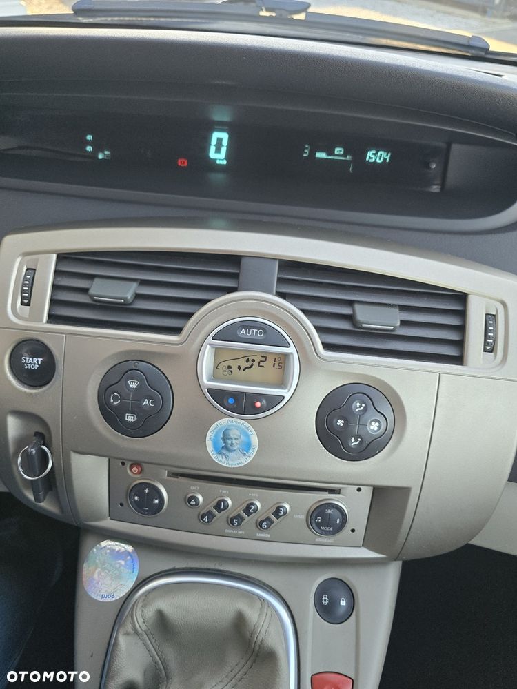 Renault Scenic 1.9 dCi FAP Avantage - 8