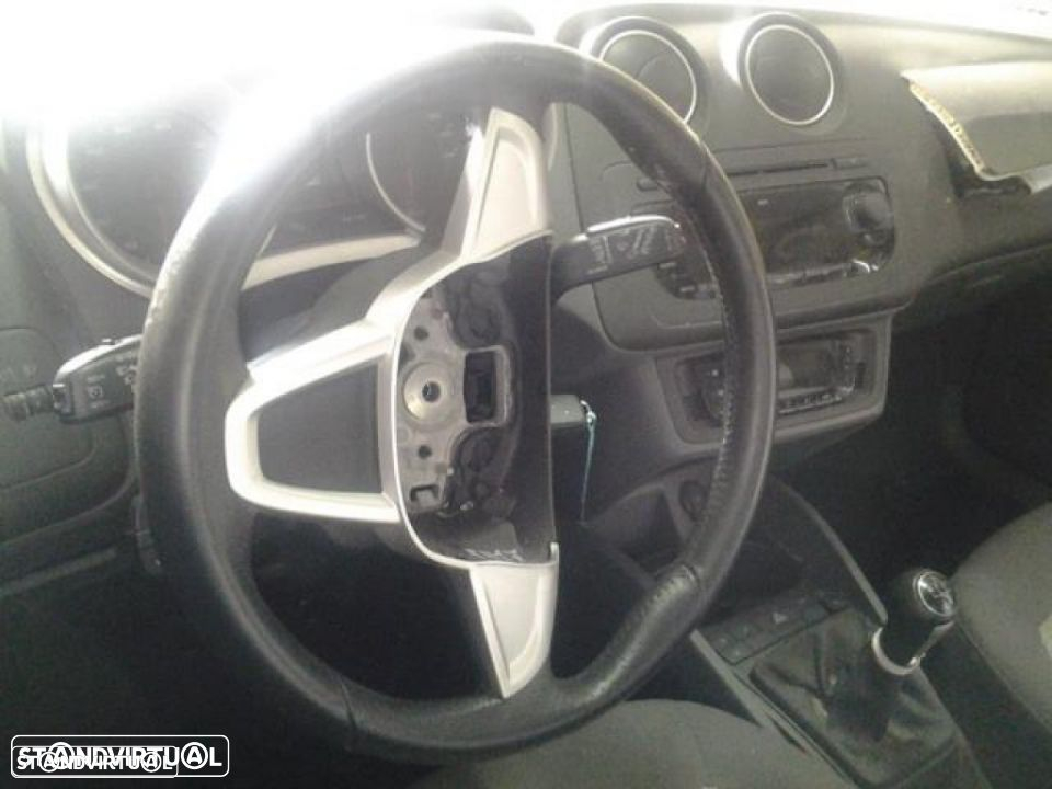 Seat Ibiza 1.2i 2010 para peças - 8