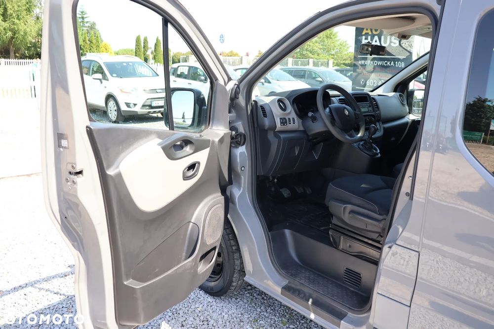 Renault Trafic Grand 1.6 dCi - 9