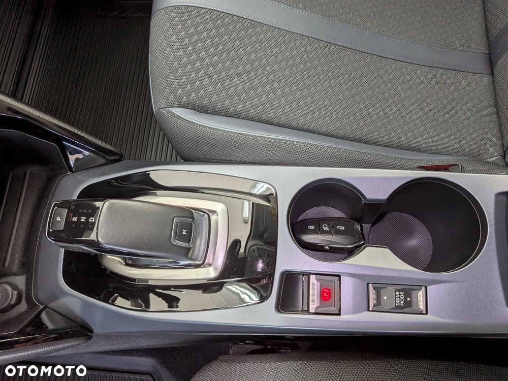Peugeot 2008 1.5 BlueHDi Allure S&S EAT8 - 11
