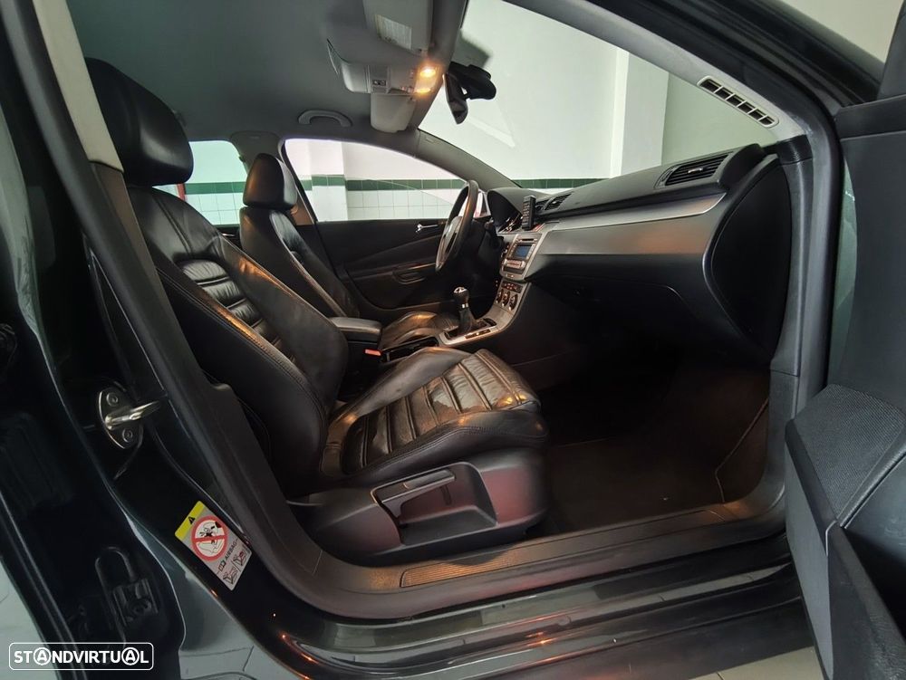 VW Passat Variant 2.0 TDi Highline - 11