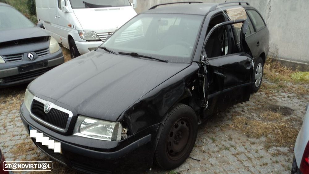 Skoda Octavia Combi 1.6i 2001 - Para Peças - 3