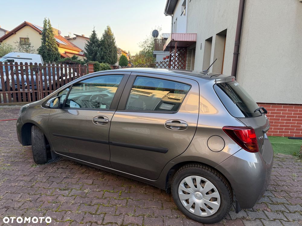 Toyota Yaris 2016 photo 3