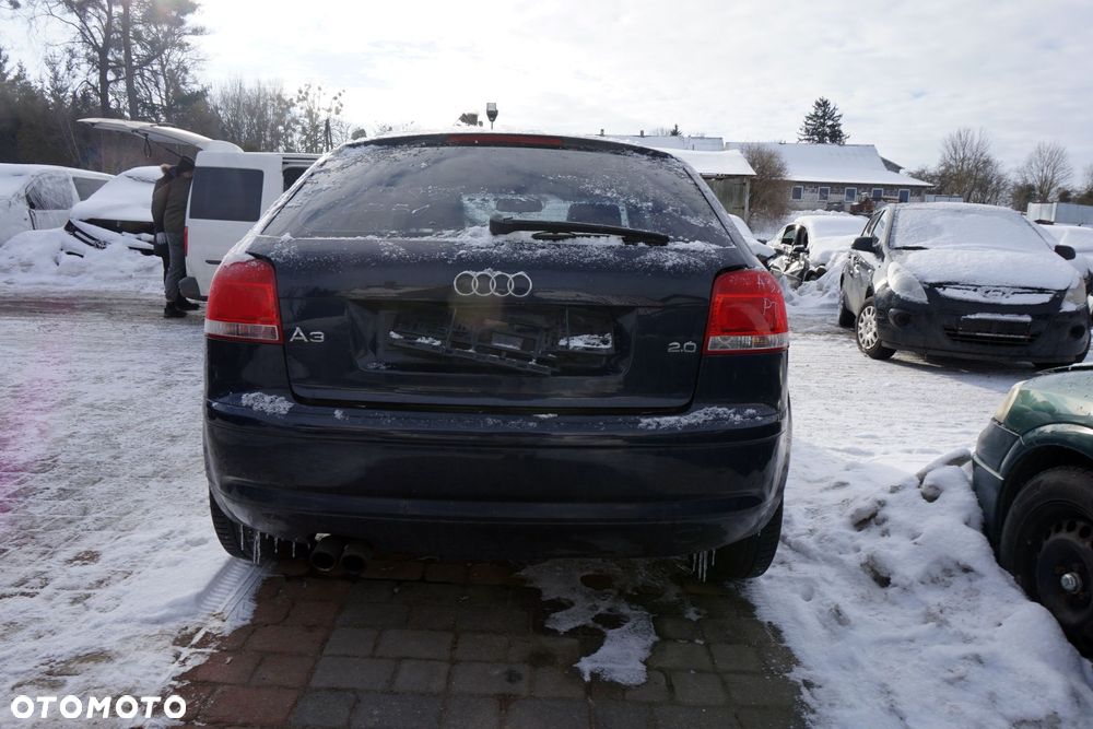 AUDI A3 8P 3D HB 2005 LZ5J 2.0 TFSI BLR 150KM GQP GRANATOWY na części - 4