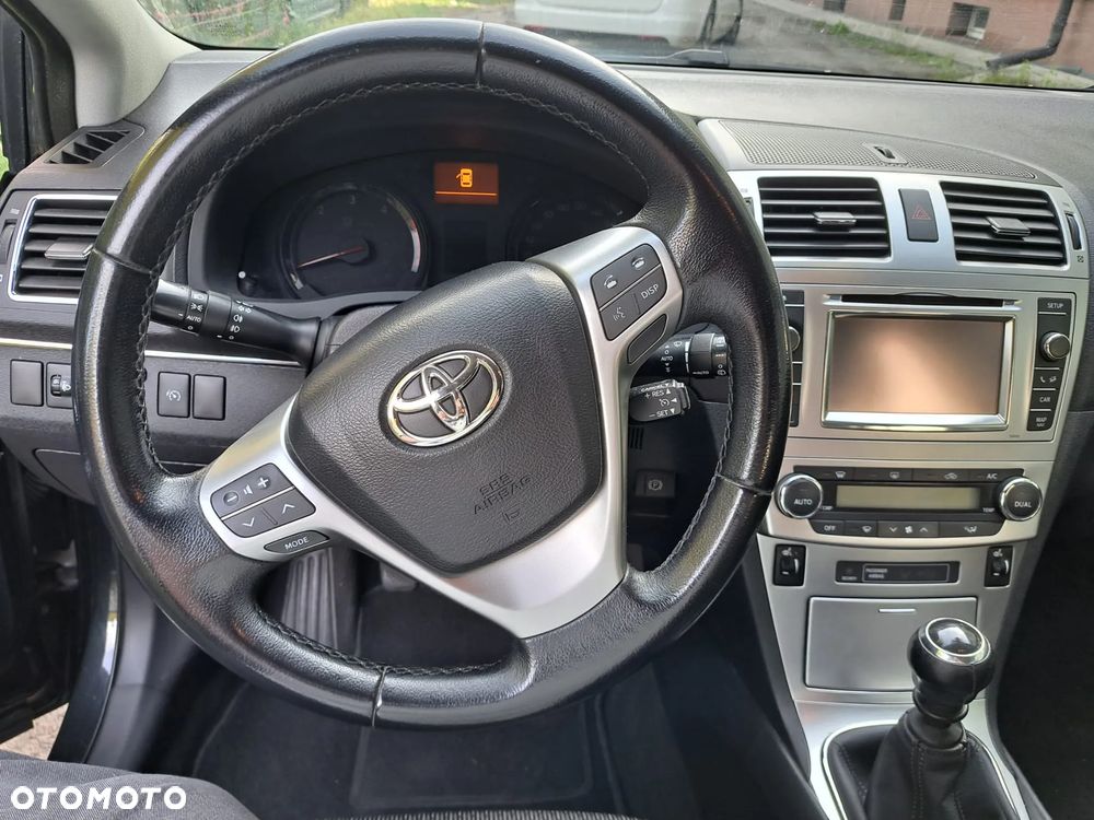 Toyota Avensis - 10