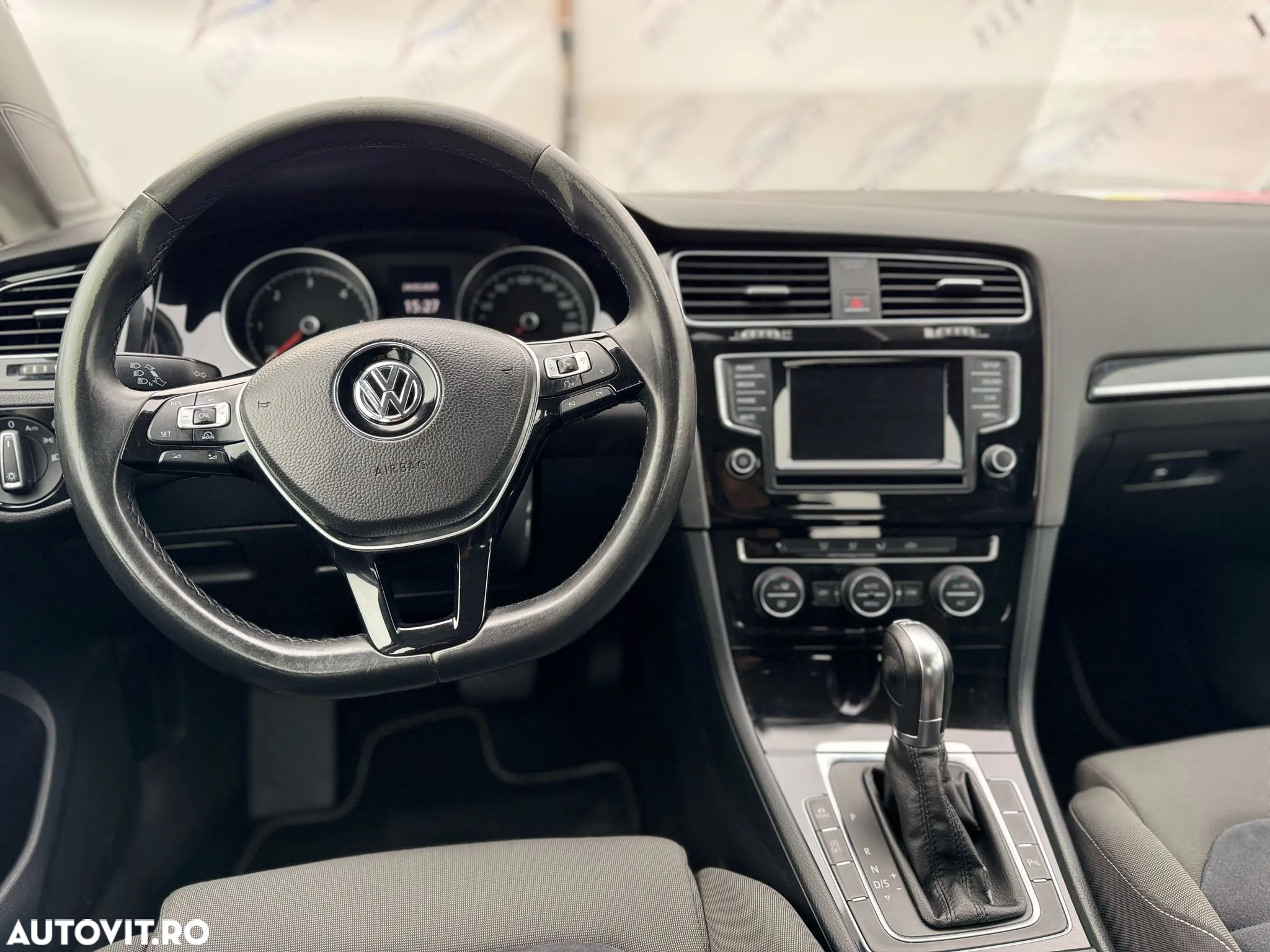 Volkswagen Golf 1.6 TDI DPF DSG BlueMotion Technology Highline - 15