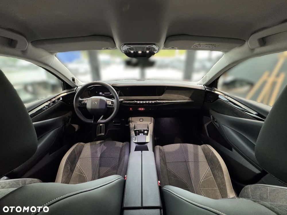 DS Automobiles N°4 1.2 mHEV Étoile Alcantara eDCS6 - 24