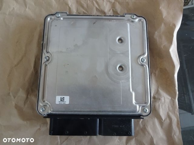 Sterownik silnika Audi Q5 8R0 907 115A - 4