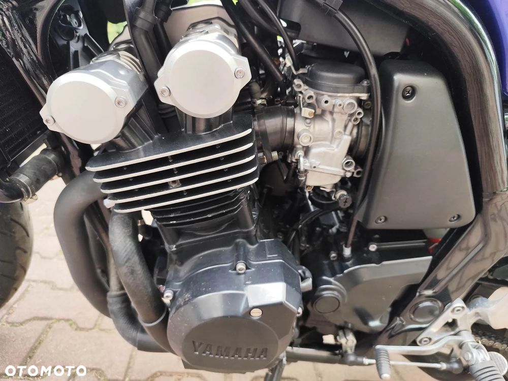 Yamaha FZS - 19