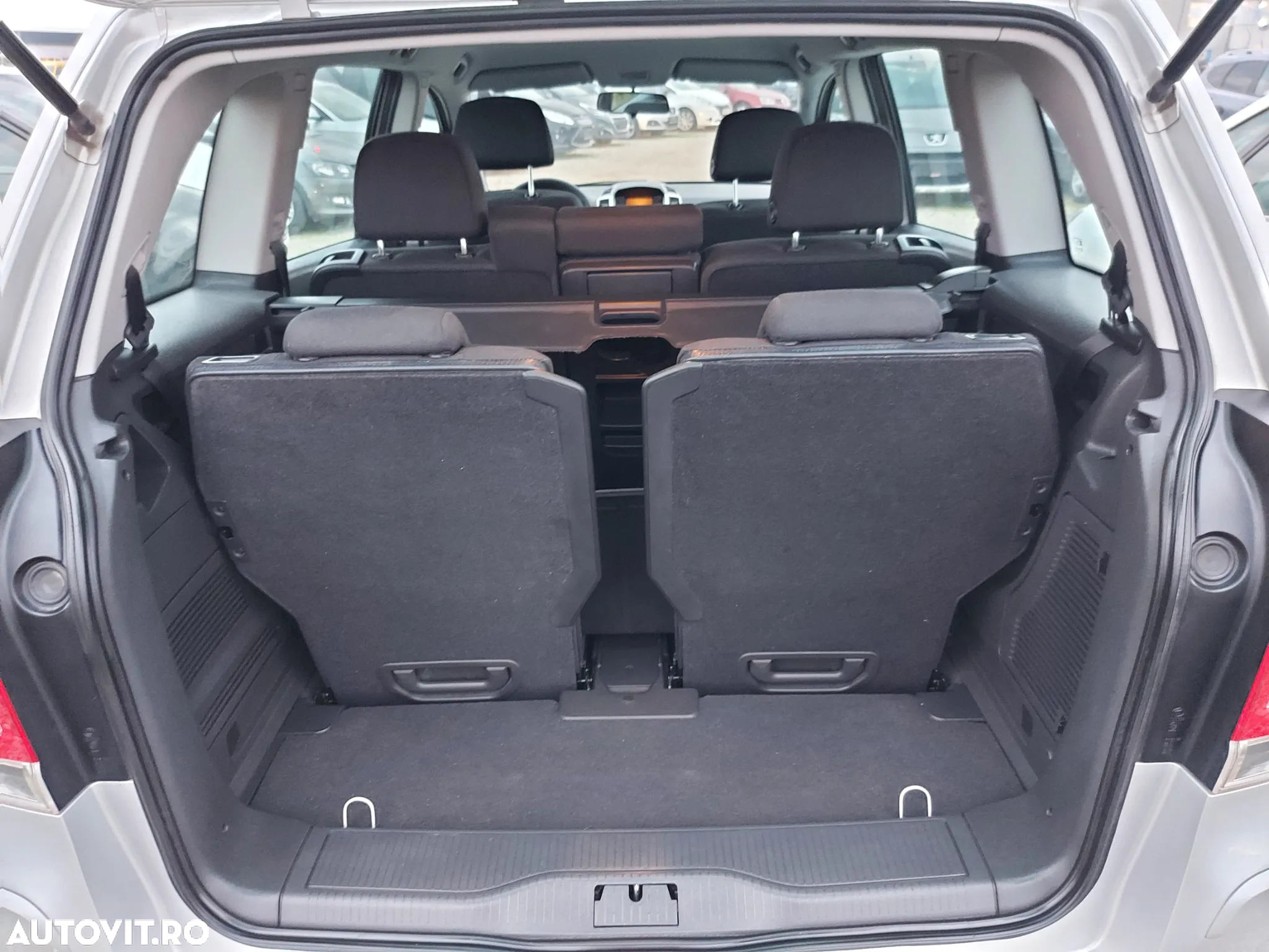 Opel Zafira - 8
