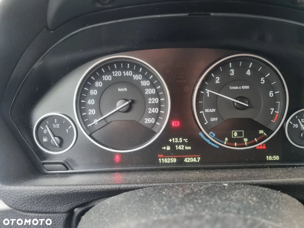 BMW Seria 3 318i - 12